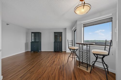 1909-78 10th St E, Saint Paul, MN, 55101-2297 | Card Image