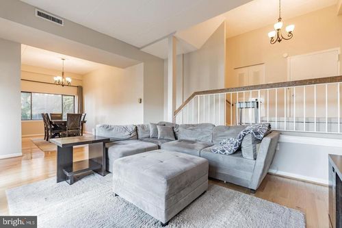 apt-101-130 Roberts Ln, ALEXANDRIA, VA, 22314-4633 | Card Image