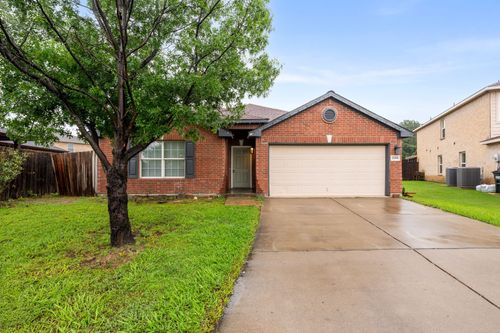2008 Archer Dr, Grand Prairie, TX, 75052-2677 | Card Image