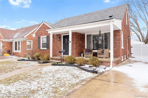 9007 Quandt Ave, Allen Park, MI, 48101-1585 | Card Image