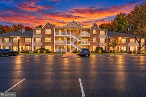 85 Cheverny Ct, HAMILTON, NJ, 08619-4718 | Card Image