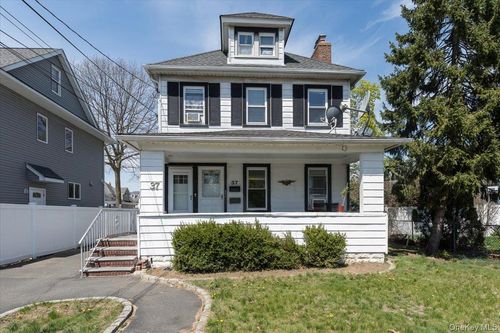 37 Catherine Street, Hempstead, NY, 11580 | Card Image
