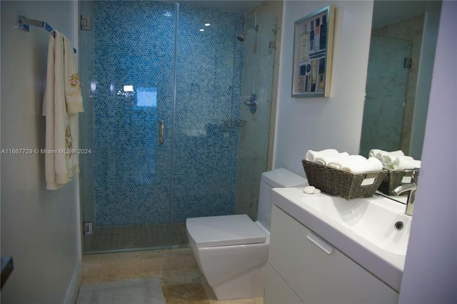 APT-1614 - 5601 Collins Ave, Home with 2 bedrooms, 2 bathrooms and null parking in Miami Beach FL | Image 14