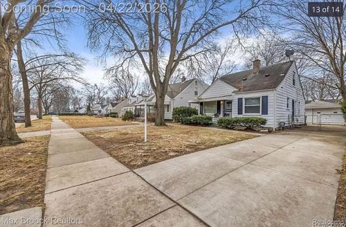 24281 Parklawn St, Oak Park, MI, 48237-1507 | Card Image
