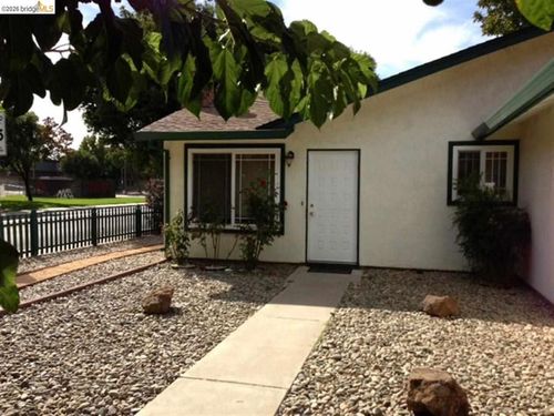 425 N Hickory Ave, Tracy, CA, 95376 | Card Image