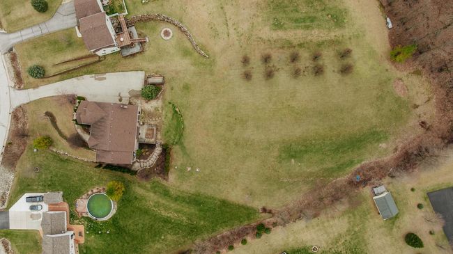 585 Overlook Pass, House other with 5 bedrooms, 4 bathrooms and null parking in Fredonia WI | Image 4