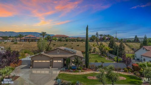 6605 Montagna Drive, Bakersfield, CA, 93306 | Card Image