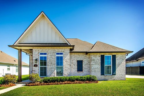 146 Marmande Ave, Thibodaux, LA, 70301-1202 | Card Image