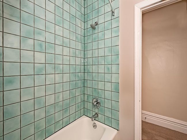 Full Bathroom - Upper Level | Image 19