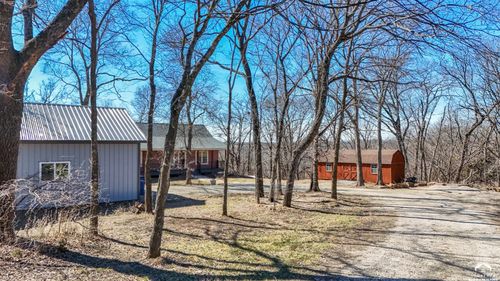 611 Jones St, Lecompton, KS, 66050-3033 | Card Image