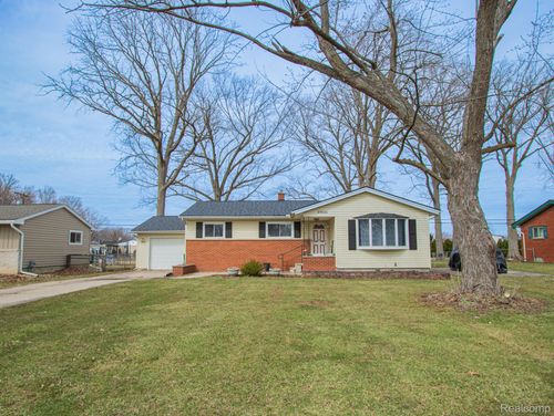 20656 Newman Dr, Brownstown Twp, MI, 48183-5054 | Card Image