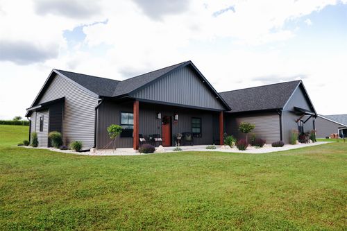 390 Badger Ave, Mondovi, WI, 54755-8160 | Card Image