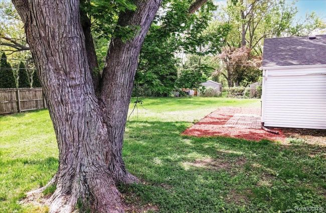 2365 Middlebelt Rd, House other with 4 bedrooms, 2 bathrooms and null parking in West Bloomfield MI | Image 46