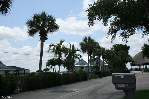2-15472 Admiralty Cir, NORTH FORT MYERS, FL, 33917-3264 | Card Image