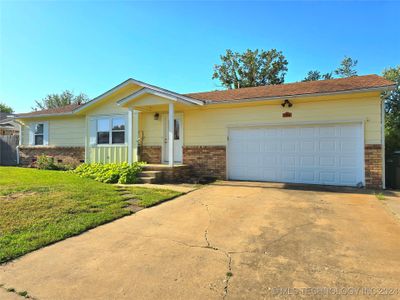 156 Granada Drive, House other with 4 bedrooms, 2 bathrooms and null parking in Mannford OK | Image 3