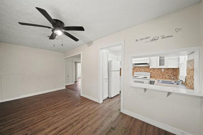606 W 7 Th St, House other with 3 bedrooms, 1 bathrooms and null parking in Freeport TX | Image 8