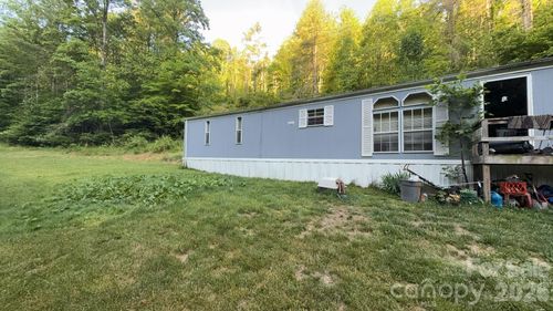 468 Long Branch Rd, Green Mountain, NC, 28740-6052 | Card Image