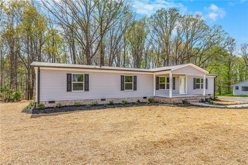 3932 Prides Rd Prides Rd, East Bend, NC, 27018-8118 | Card Image