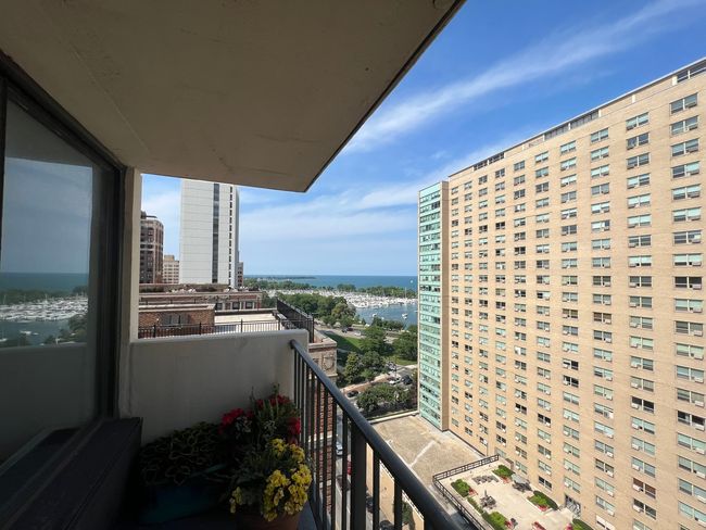 APT-16A - 3150 N Sheridan Rd, Condo with 2 bedrooms, 2 bathrooms and 2 parking in CHICAGO IL | Image 10