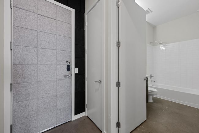 Entryway with access to bathroom | Image 22