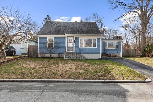 52 Maxfield Ave, East Providence, RI, 02914-4258 | Card Image