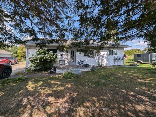 605 Drive-In Rd, Sturgeon Falls, ON, P2B2R1 | Card Image
