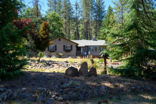 290 Mountain View Dr, Lewiston, CA, 96052 | Card Image