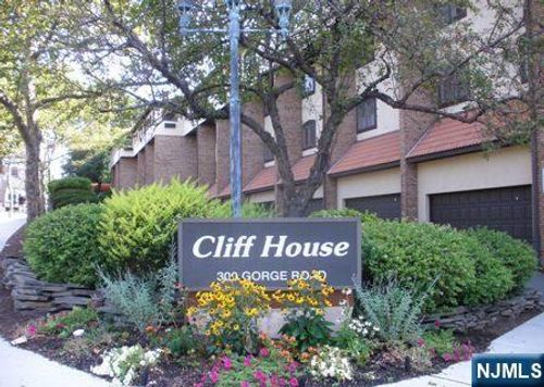 300 Gorge Rd, Cliffside Park, NJ, 07010-2759 | Card Image