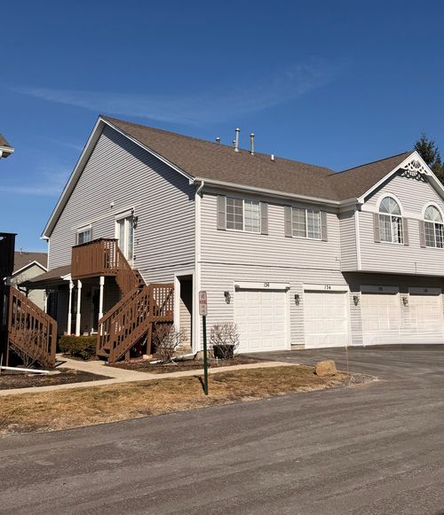 136-136 Village Creek Dr, Lake In The Hills, IL, 60156-4899 | Card Image