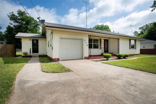 210 W Kansas Street, Van, TX, 75790 | Card Image