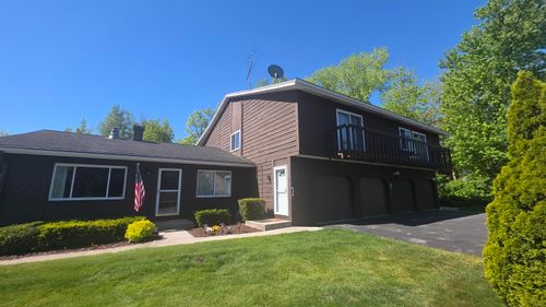 2609 Cross Creek Dr, Sheboygan, WI, 53081-7471 | Card Image