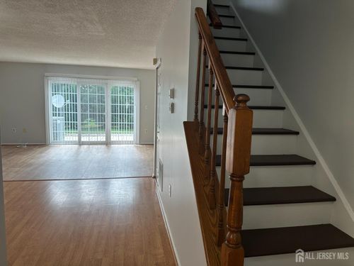 31 Kingston Run, North Brunswick, NJ, 08902-4252 | Card Image