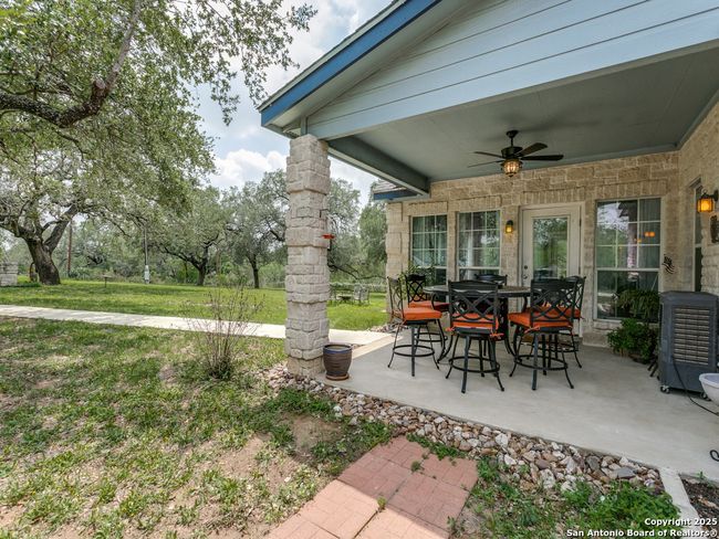 6840 S Loop 1604 W, House other with 3 bedrooms, 3 bathrooms and null parking in Von Ormy TX | Image 31