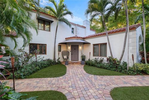 320 W 26th St, Miami Beach, FL, 33140-4305 | Card Image