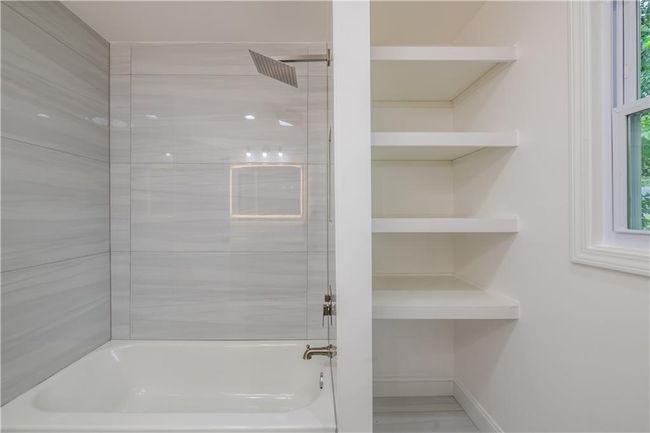 5961 John St, House other with 3 bedrooms, 2 bathrooms and 5 parking in Austell GA | Image 10