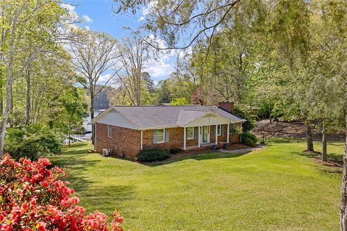 101 Cardinal Dr, Seneca, SC, 29672-2203 | Card Image