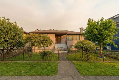 1955 Turner St, Vancouver, BC, V5L1Z9 | Card Image