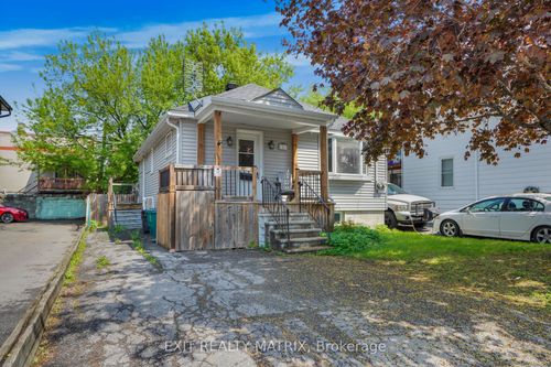 261 Montfort St, Vanier, ON, K1L5P1 | Card Image