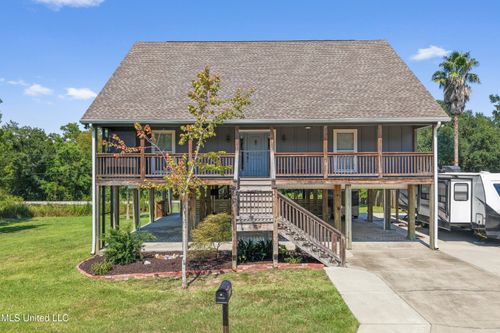 232 Hickey St, Waveland, MS, 39576-3914 | Card Image