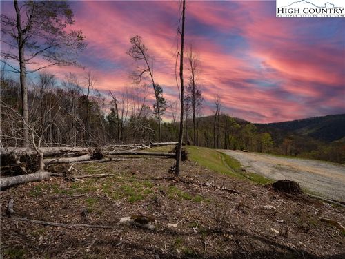 18 Firethorne Lane, Elk Park, NC, 28622 | Card Image