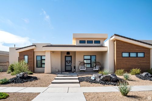 899 W Bronze Plateau Dr, St George, UT, 84790-1897 | Card Image