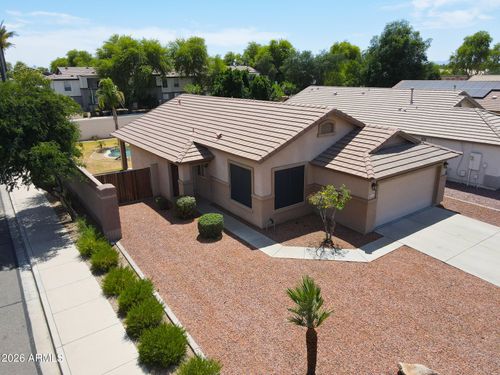 8203 W Tonto Ln, Peoria, AZ, 85382-2812 | Card Image
