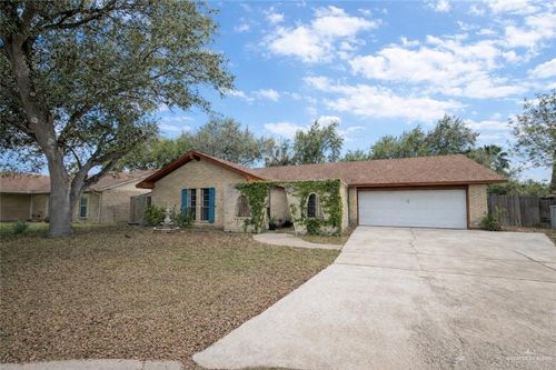 501 Larkspur Ave, McAllen, TX, 78501-1737 | Card Image
