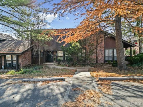 1042 Humber Cir, Saint Louis, MO, 63129-1904 | Card Image