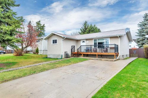 5122 51 Ave, Rimbey, AB, T0C0C2 | Card Image