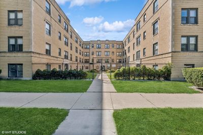 3W - 5148 N Avers Avenue, Condo with 2 bedrooms, 2 bathrooms and null parking in Chicago IL | Image 1