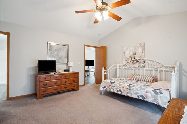 1727 Hunters Creek Way, Condo with 3 bedrooms, 3 bathrooms and null parking in Marion IA | Image 11