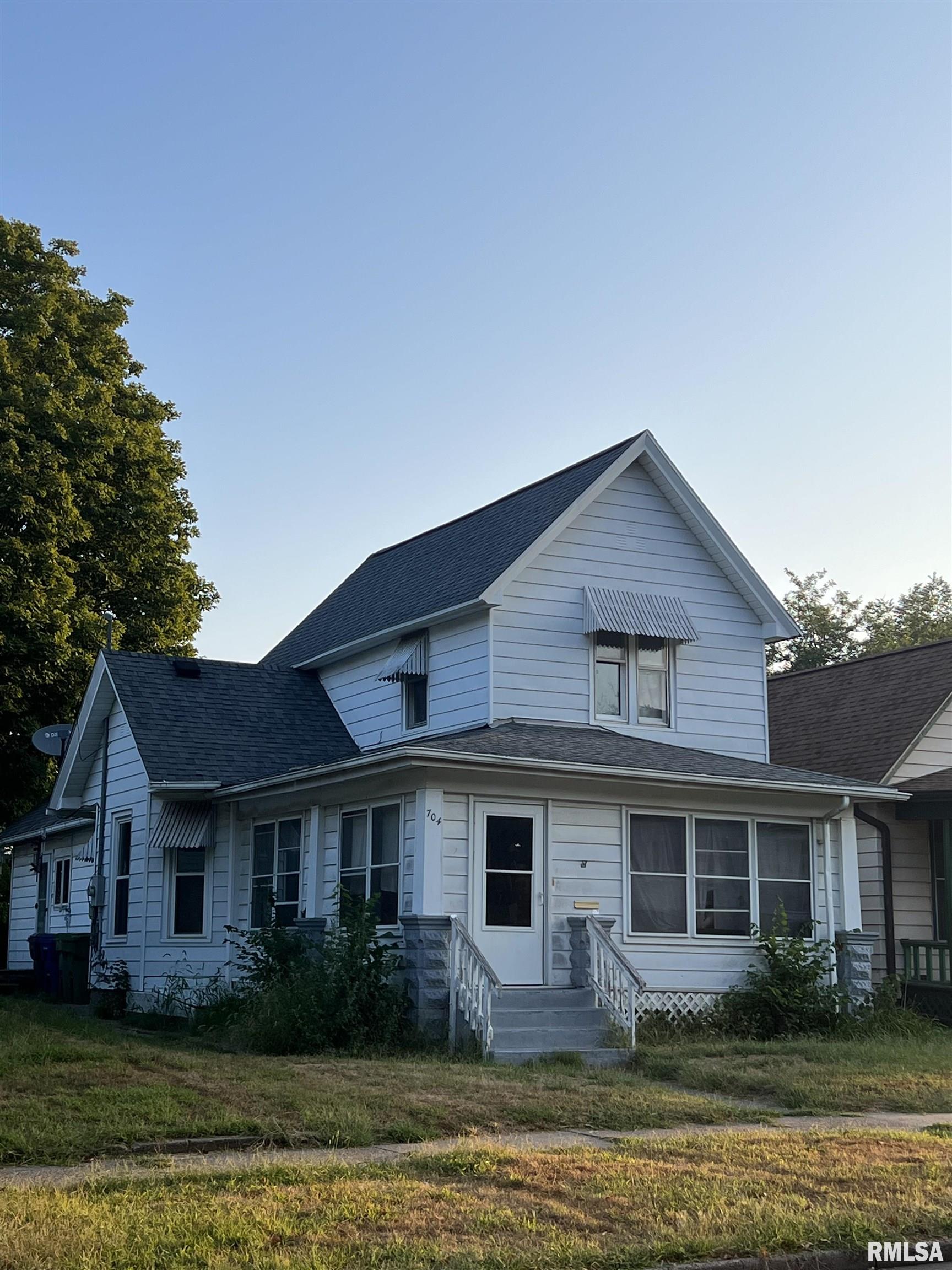 9th Ave, Clinton, IA 52732