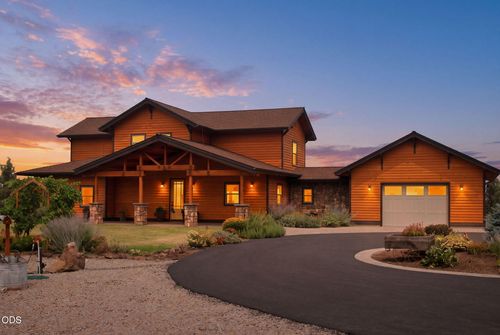 2918 Nw Century Dr, Prineville, OR, 97754-9320 | Card Image