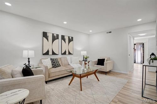 4234 Burnett Walk, Saint Louis, MO, 63125-2310 | Card Image